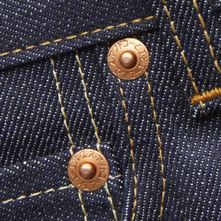 LEVI'S® 1966 501®褲款鉚釘也以日文片假名取代原本為人所知的英文字母。圖／LEVI'S提供