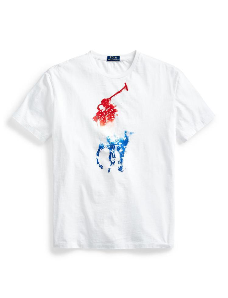 Polo Ralph Lauren夏日Americana系列大馬白色T恤，2,880元。圖／Polo Ralph Lauren提供