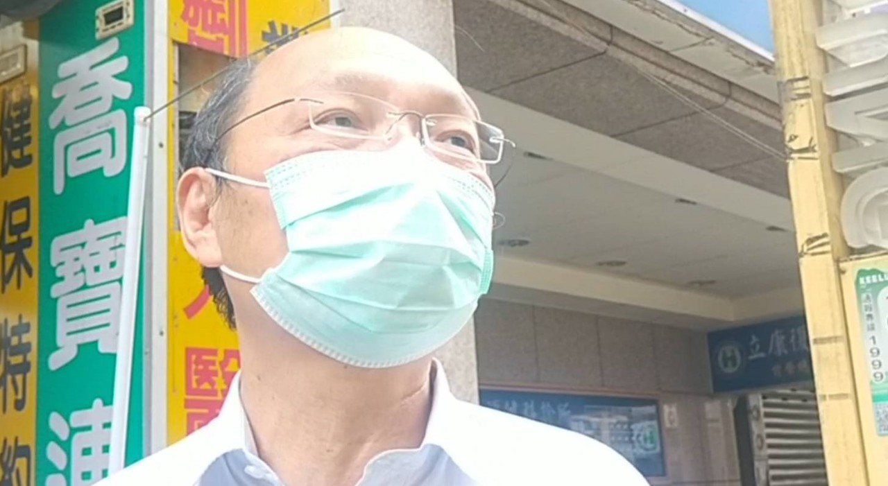 基隆市一名在餐廳工作男子染漢他病毒，基隆市衛生局長吳澤誠說，是飛沫傳染並已抓到老鼠送驗。記者游明煌／攝影
