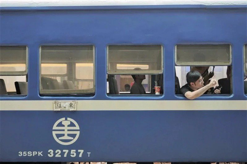 台鐵今年拍板藍皮普快列車修復計畫。圖／屏東縣府文化處提供