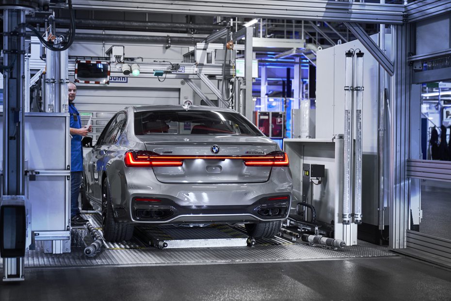 BMW預計將停售搭載V12引擎的M760i/M760Li。 摘自BMW
