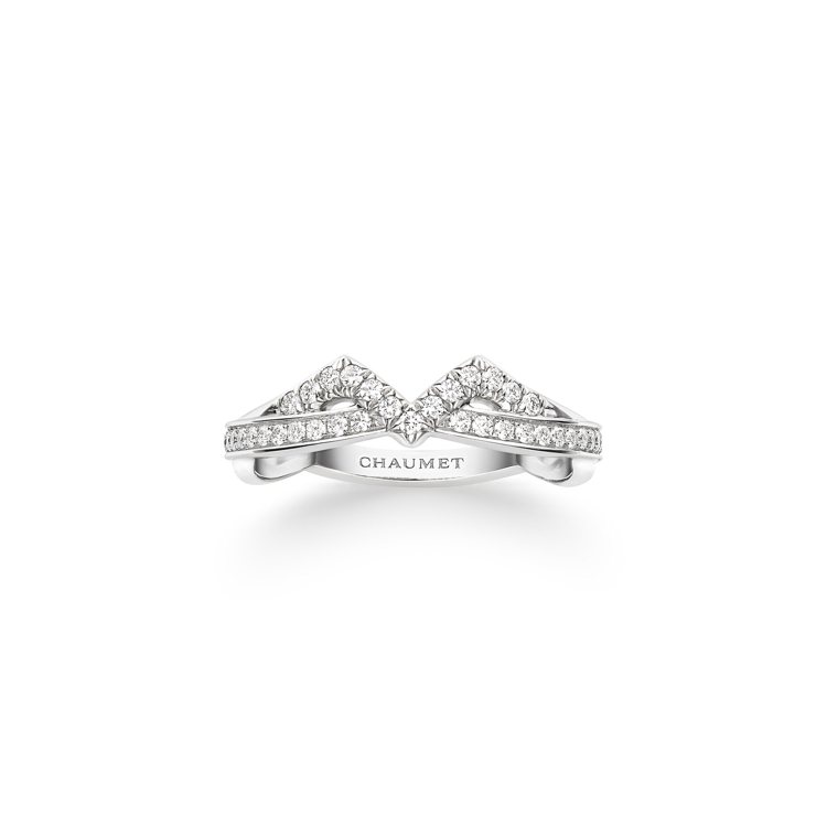 CHAUMET JOSÉPHINE AMOUR D‘AIGRETTE鉑金戒指鑲嵌明亮式切割鑽石，約15萬2,000元。圖／CHAUMET提供