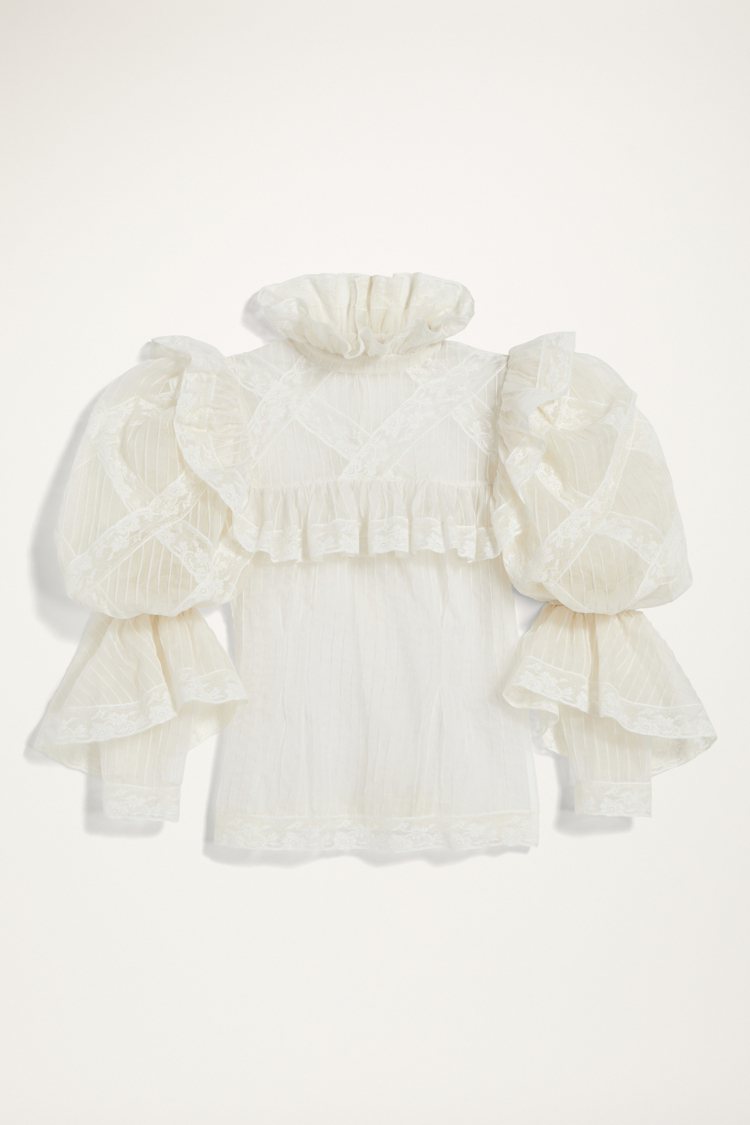 蕾絲透膚上衣，55,900元。圖／Marc Jacobs提供