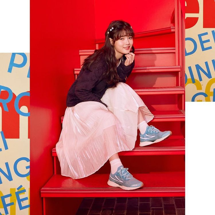 國民妹妹金裕貞示範FILA RGB跑鞋穿搭，凸顯了鞋款的百變與時髦特性。圖／FILA Korea提供