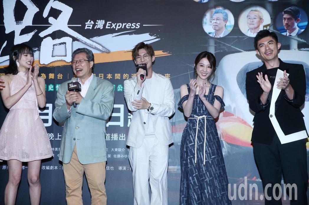 「路~台灣Express~」演員安娜李（左起）、楊烈、炎亞綸、邵雨薇與梁正群下午