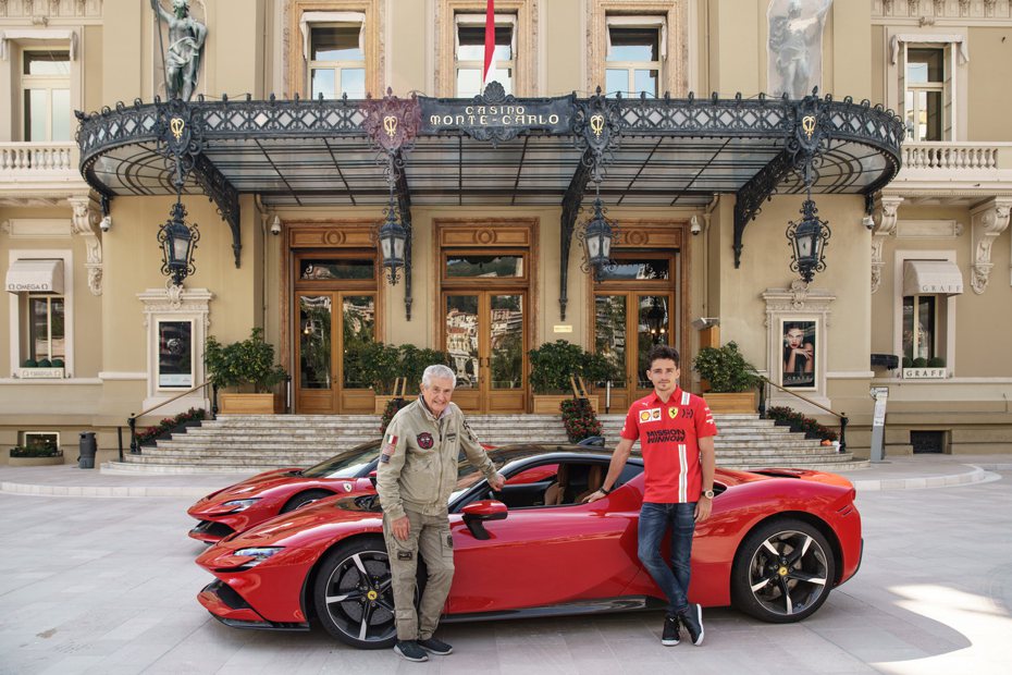Claude Lelouch導演(左)這次找來了法拉利合作。 摘自Ferrari