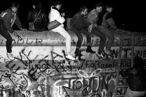思想是自由的：一面柏林圍牆說出的分離、勇氣、謊言與希望