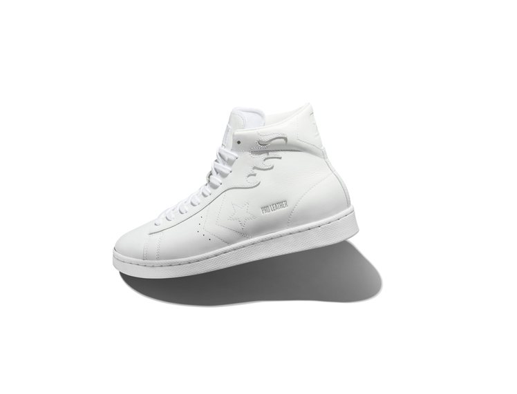 Converse White Flames系列Pro Leather休閒鞋2,980元。圖／Converse提供
