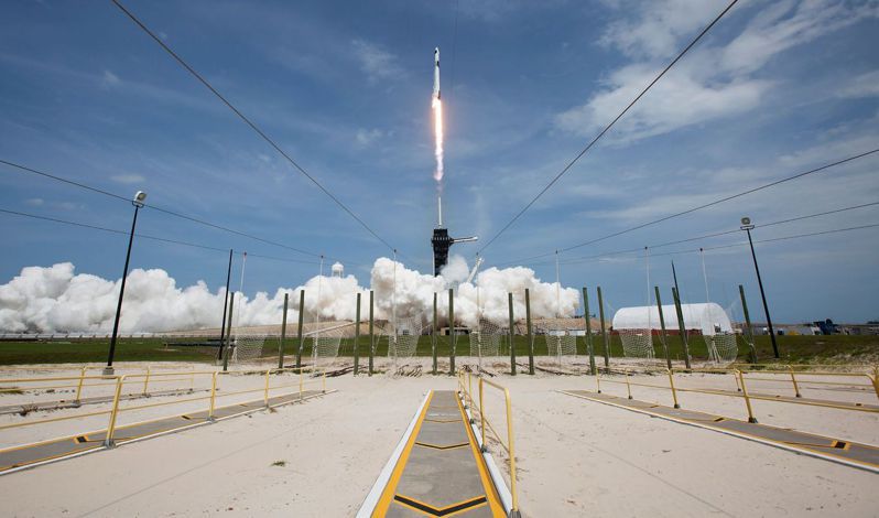SpaceX的獵鷹9號火箭5月30日搭載 「飛龍號」太空船升空。法新社