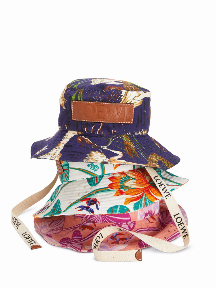 LOEWE漁夫帽，各16,000元。圖／LOEWE提供