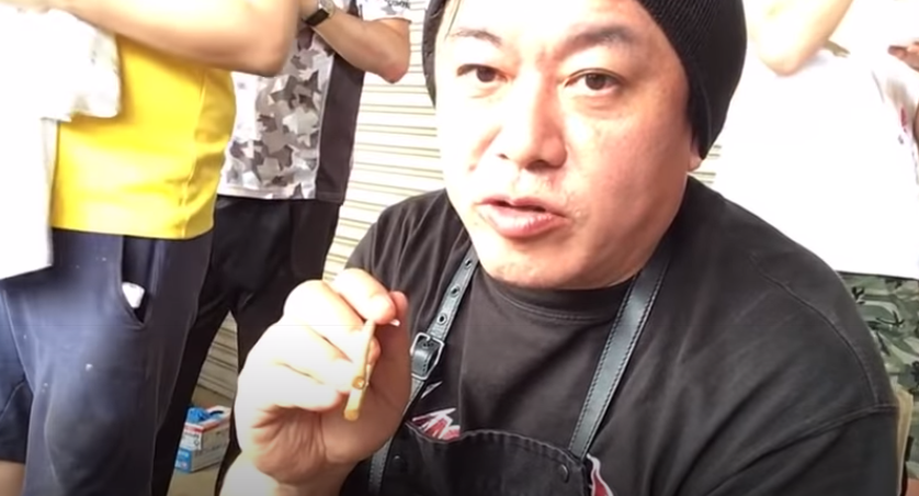 日本企業家堀江貴文在直播中為了蔬菜爆氣。圖取自YouTube