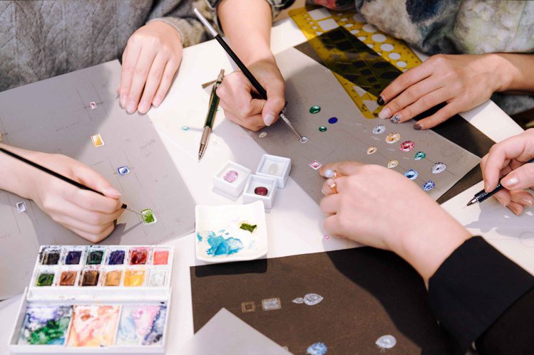 珠寶繪圖課程自沙龍試營運以來預約滿額。圖／Olivia Yao Jewellery提供