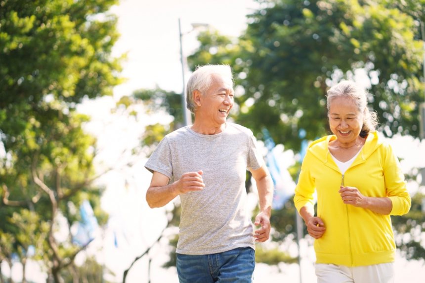 如何減緩「老」的步伐，還能踩著健康步履，持續人生的旅程？掌握四大慢老重點