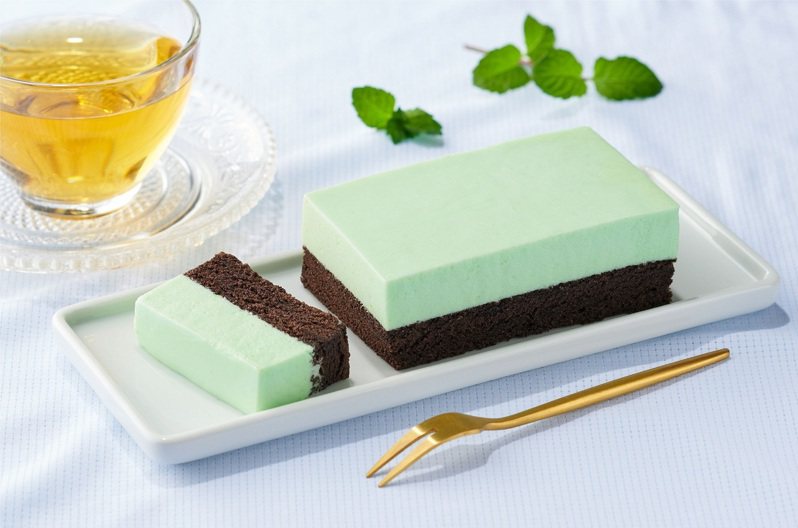 全聯We Sweet X黑人牙膏聯名甜點「薄荷巧克力蛋糕」，引起討論熱潮。圖／全聯提供
