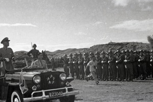 陸軍官校1950年8月在台復校後，蔣中正總統在1954年參加陸軍官校30周年校慶，校閱學生部隊。圖／聯合報系資料照片