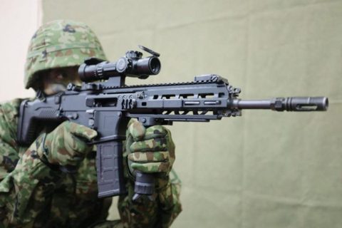 89式突擊步槍設計硬傷，日本自製20式突擊步槍全新登場