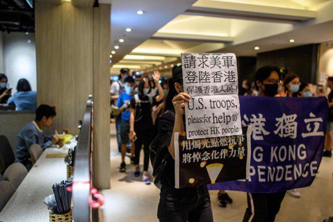 「嚴重關切」已無用？國際集結抗議港版國安法，仍難解香港困境