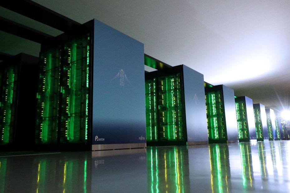 新型超級電腦「富岳」今天正式啟用，計算速度為每秒44京2010兆次，將運用於氣象、AI、能源問題等各種領域。法新社