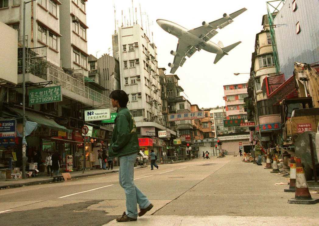 1997年是香港這個彈丸之地，命運分水嶺的重要一年。圖為香港移交的隔年，彼時象徵...