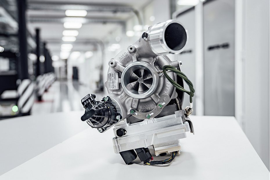 德國豪華車廠賓士旗下性能部門Mercedes-AMG，日前預告新電子渦輪技術即將問世。 圖／Mercedes-AMG提供