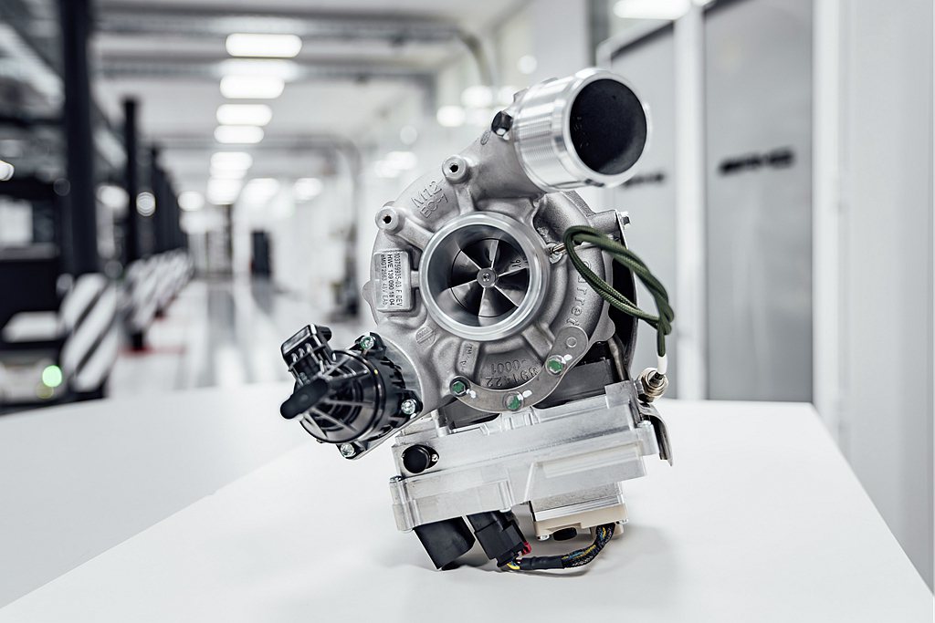 新一代Mercedes-AMG C63e，將採用源自F1的電子渦輪技術。 圖／M...