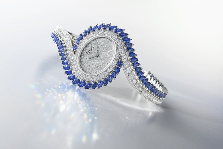 全球首展曝光的伯爵Limelight Gala藍寶石及鑽石頂級珠寶腕表（G0A45170），以馬眼形和圓形的寶石鑲嵌，展現曼妙的靈動光芒。圖 / PIAGET提供。