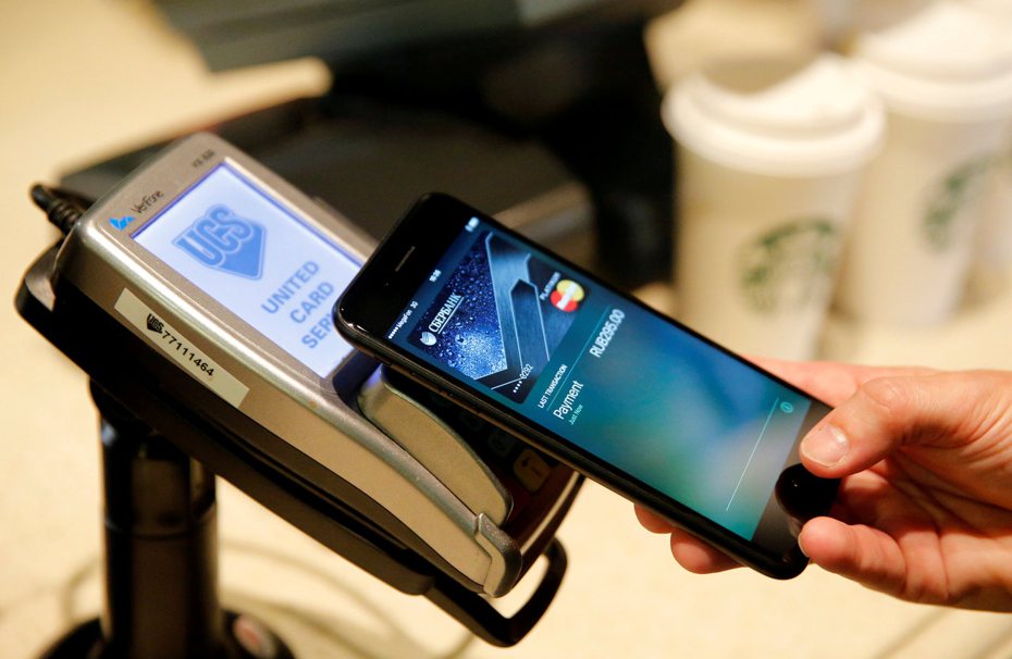 Apple Pay突然顯示卡片即將到期，許多網友紛紛表示自己遇到類似狀況。路透