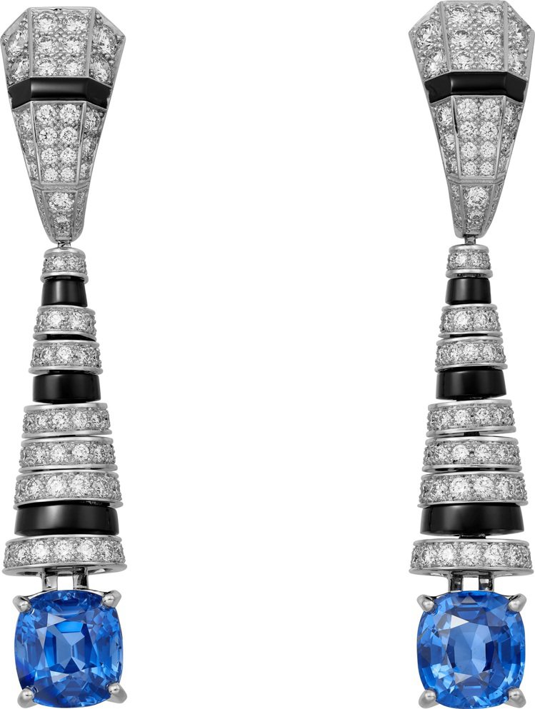 卡地亞頂級珠寶系列藍寶石耳環，鉑金，兩顆枕形切割馬達加斯加藍寶石，縞瑪瑙， 鑽石，約890萬元。圖／卡地亞提供