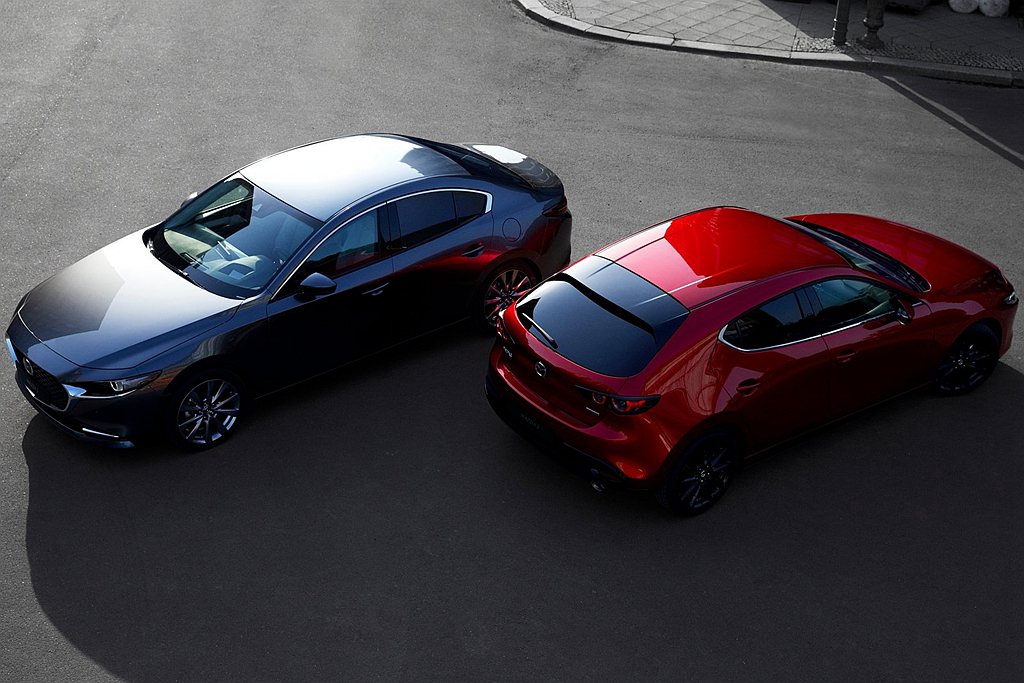 2021年式Mazda 3追加全新尊榮安全型，舉凡全速域主動車距控制巡航系統（M...