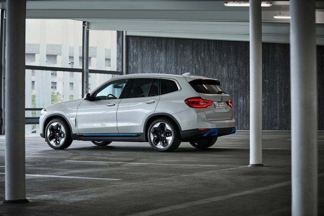 BMW iX3純電休旅正式發表。 摘自BMW