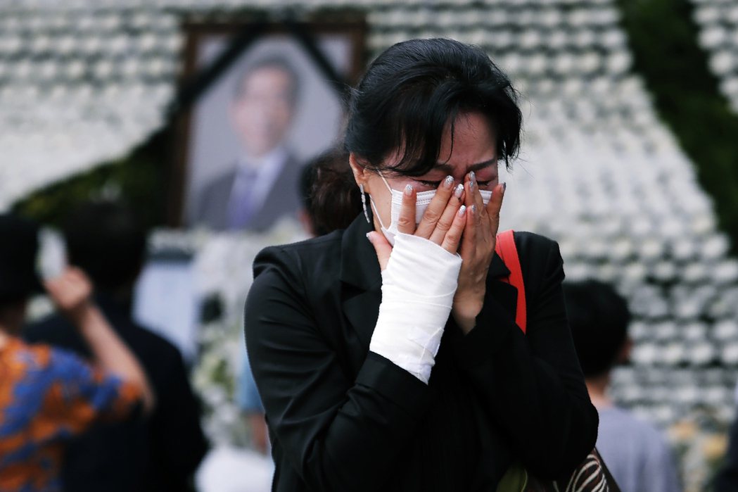 衝擊南韓的首爾市長朴元淳之死與性騷擾醜聞風暴，在其死後留下了一連串的責任謎團與爭...