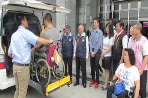 苗栗縣復康巴士有輪椅升設備，提供輪椅族交通接送服務。圖／聯合報系資料照片