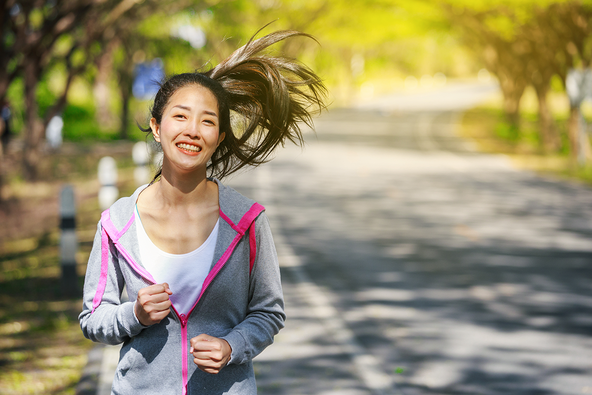 一般認為，交感神經在這個時段仍使體溫維持高溫，但又不會過度緊張，應該是活動肌肉的最佳時機。不過，一般人只是為了健康，每天跑步30分鐘或1小時，或只是做某些肌力訓練，就不需堅持一定要在這個時段運動。