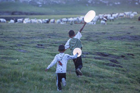 失去孩子，也失去未來？萬瑪才旦《氣球》與節育政策下的藏族