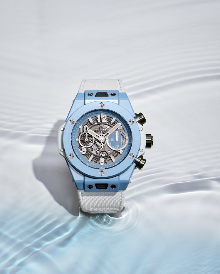 HUBLOT Big Bang Unico 45毫米天空藍陶瓷腕表，66萬8,000元，限量100只。圖／宇舶表提供