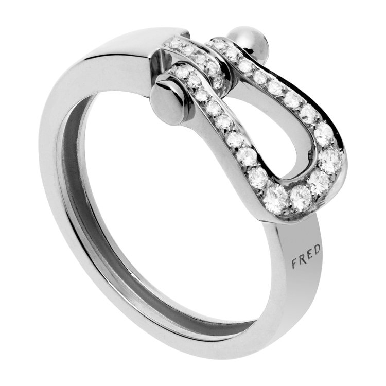 FRED Force 10系列18K白金鑽石鑲嵌中號戒指，98,300元。圖／斐...