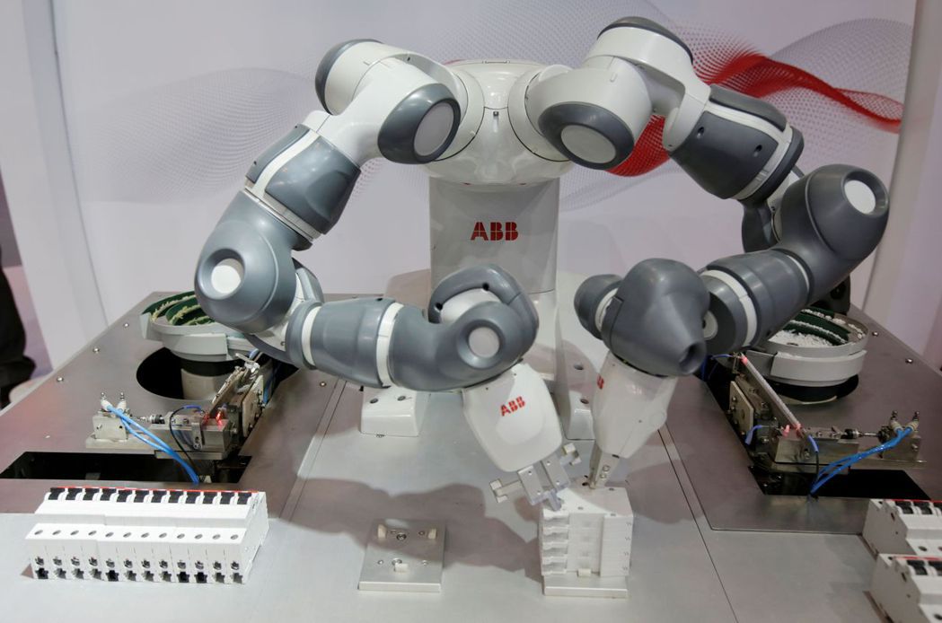 導入AI的協作機器人擁三大優點，今年出貨成長將超過30%。（路透）