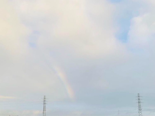 橫濱流星日前確診，今天平安出院，分享彩虹照抒發病榻心情。圖／摘自IG