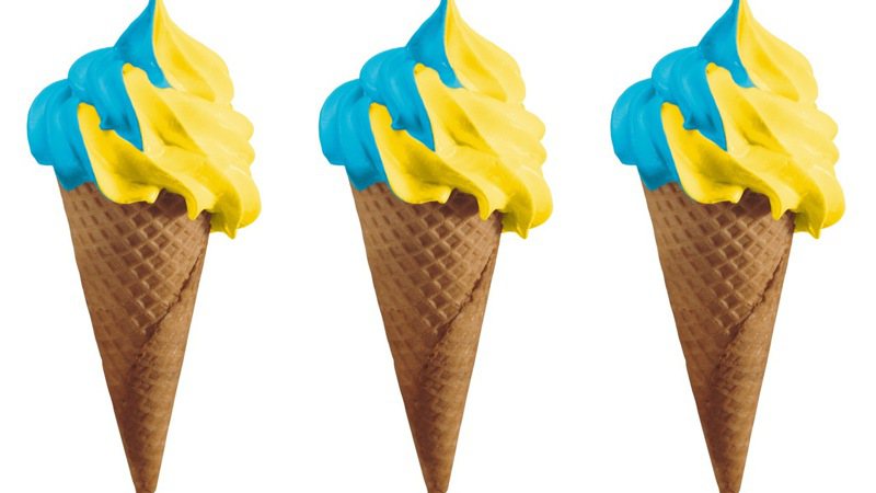 IKEA桃園店限定雙色霜淇淋，8月1日正式開賣，每支售價20元。圖／IKEA