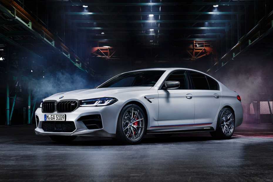 小改款BMW M5 Competition配置專屬的M Performance套件。 摘自BMW