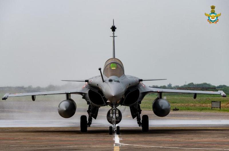抵達印度空軍基地的飆風戰鬥機。圖／取自環球網