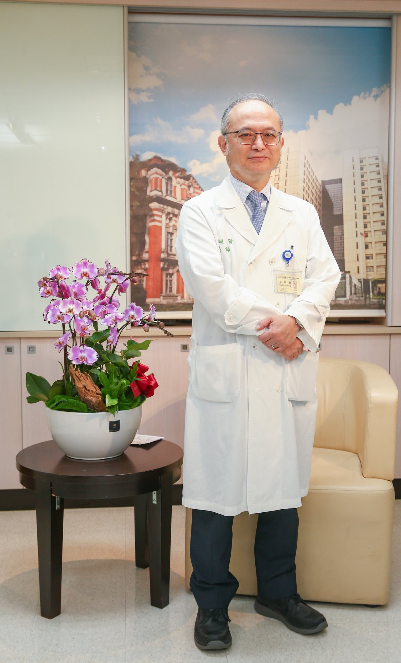 台大醫院新任院長吳明賢被問到個人養生秘訣，他的回答簡單有力：「養身在動，養心在靜」。記者曾原信／攝影