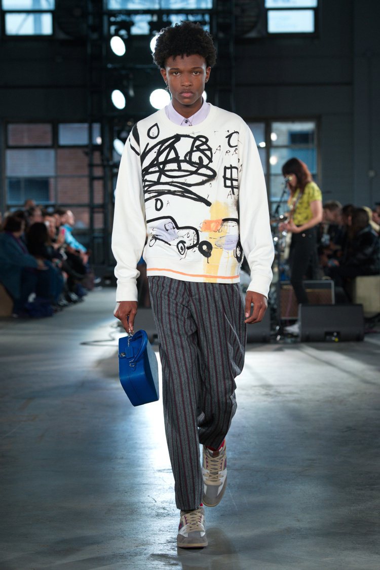 COACH X Jean-Michel Basquiat針織衫，9,500元。圖／COACH提供