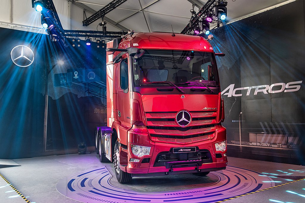 新世代賓士Actros重車以科技與安全進化在台亮相。 圖／Mercedes-Benz提供