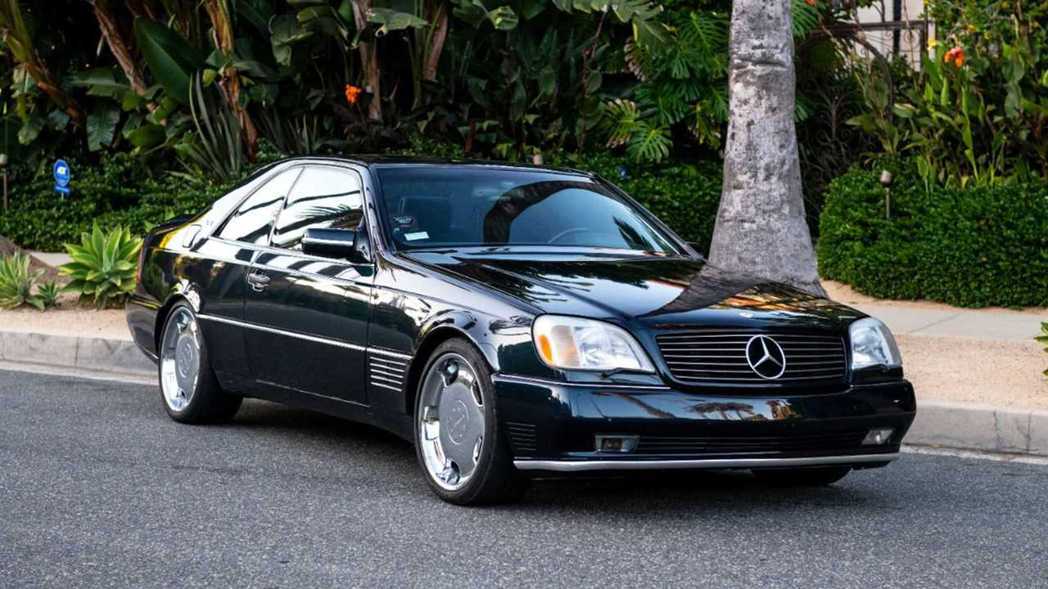 Mercedes-Benz S600 Coupe (Lorinser)。 摘自Beverlyhillscarclub.com