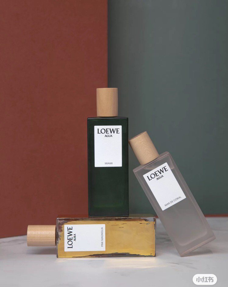 LOEWE推出彩虹系列（Rainbow Collection）香水。圖／取自小紅書