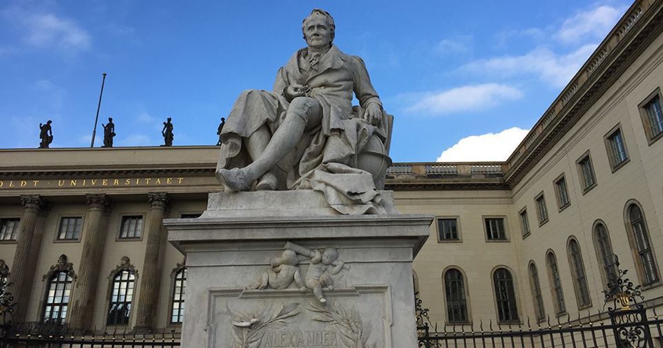 柏林洪堡大學的亞歷山大‧洪堡德(Alexander von Humboldt)雕...