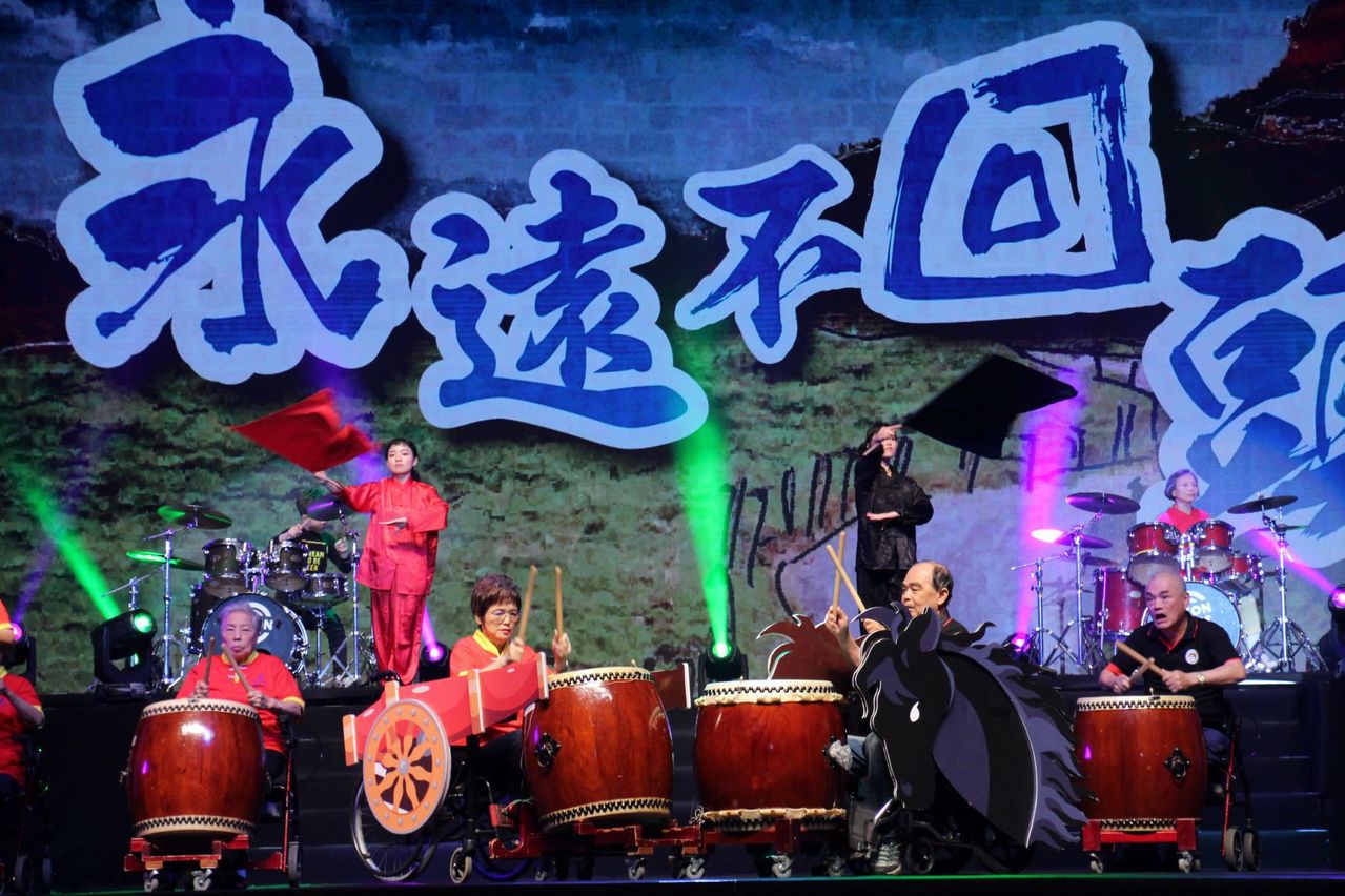 2012年至今，「仙角百老匯」已帶領超過1500名長輩，登上台北小巨蛋舞臺，今年...