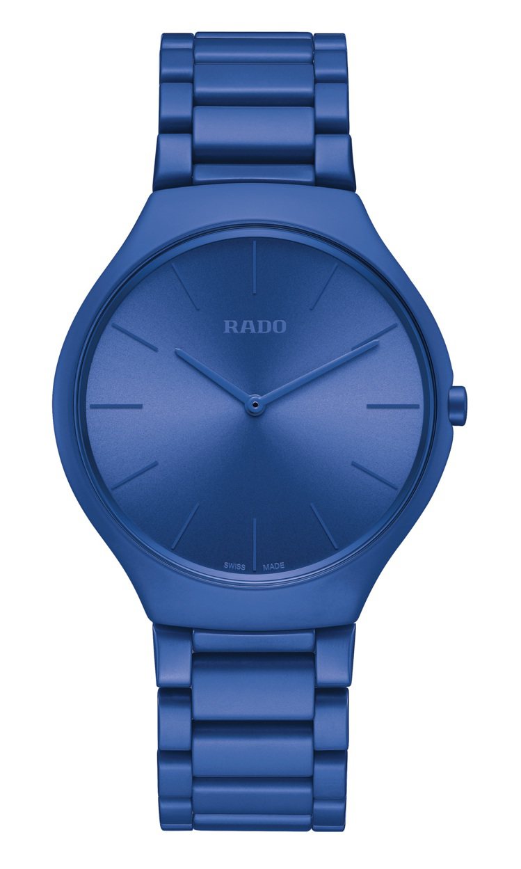 RADO，True Thinline真我超薄幻彩高科技陶瓷科比意限量腕表，61,900元。圖／RADO提供
