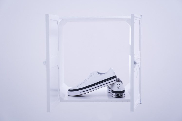 7 Moncler Fragment + Converse Chuck 70鞋4,380元。圖／Converse提供